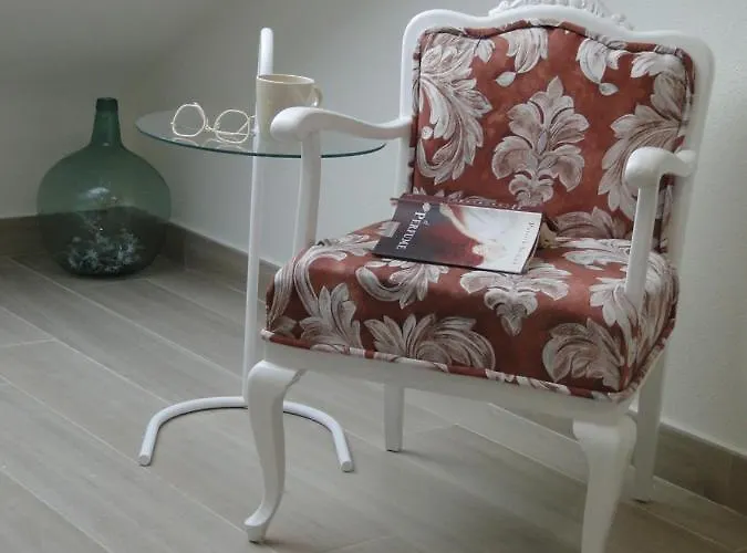 Insula Plaza Mayor Atico 아파트